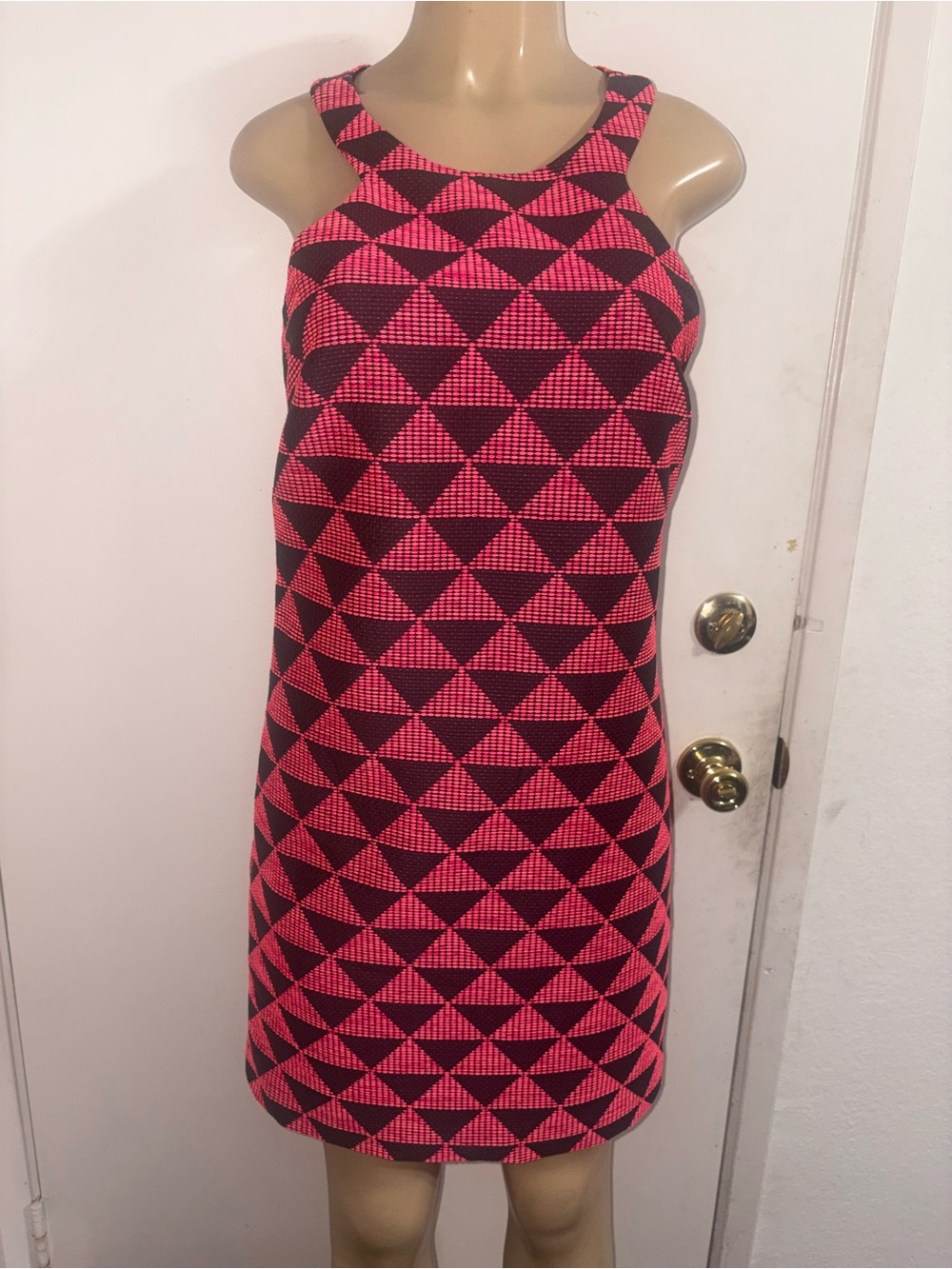 Sleeveless Pink & Black Geometric Shift Dress